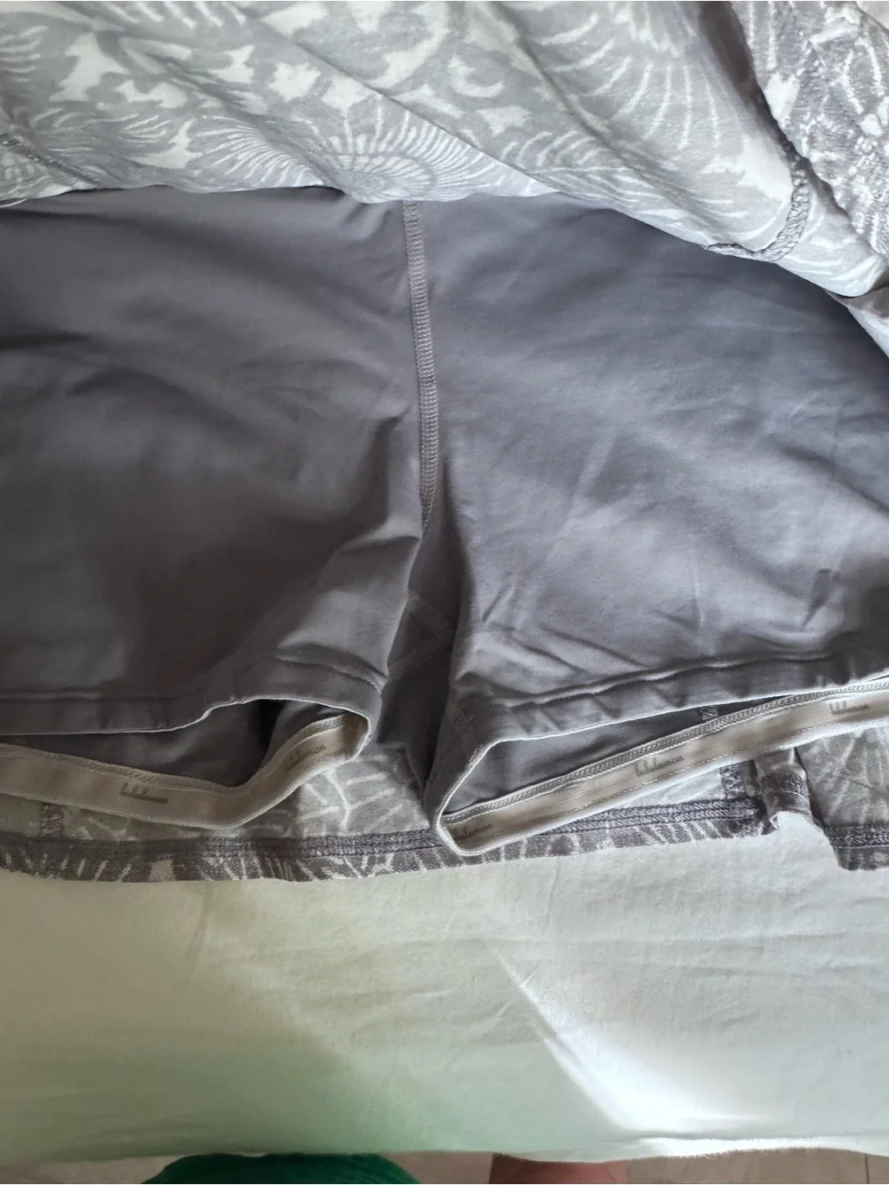 lululemon athletica Gray Floral Skater Skort M (8)